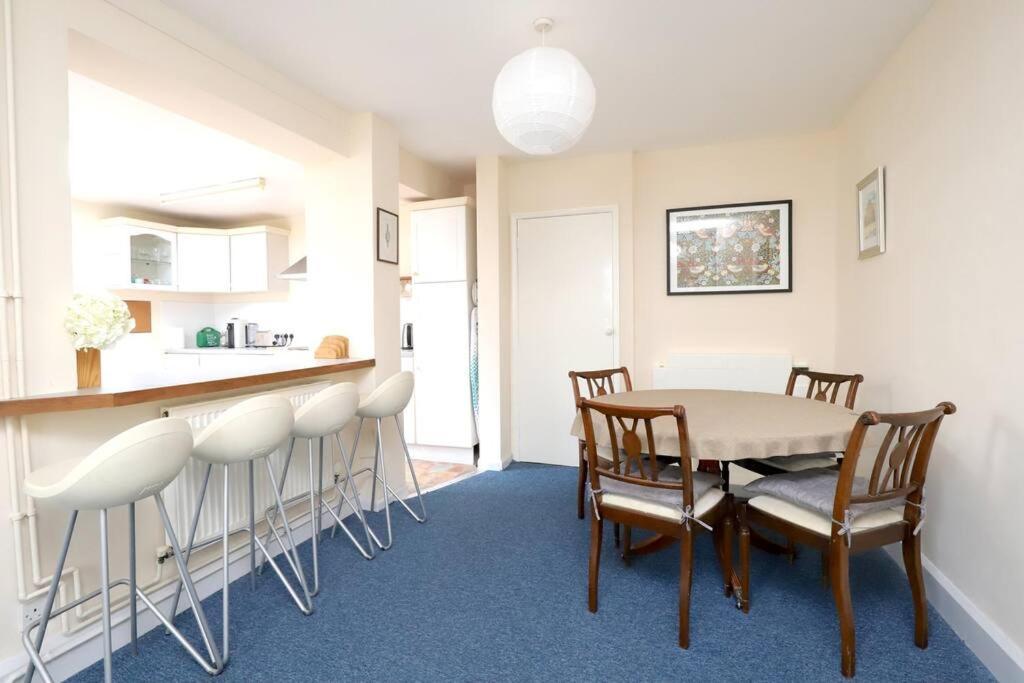 Wolsey Road, North Holiday home *